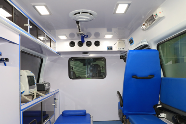 福建醫(yī)療救護(hù)車三防平板應(yīng)用方案